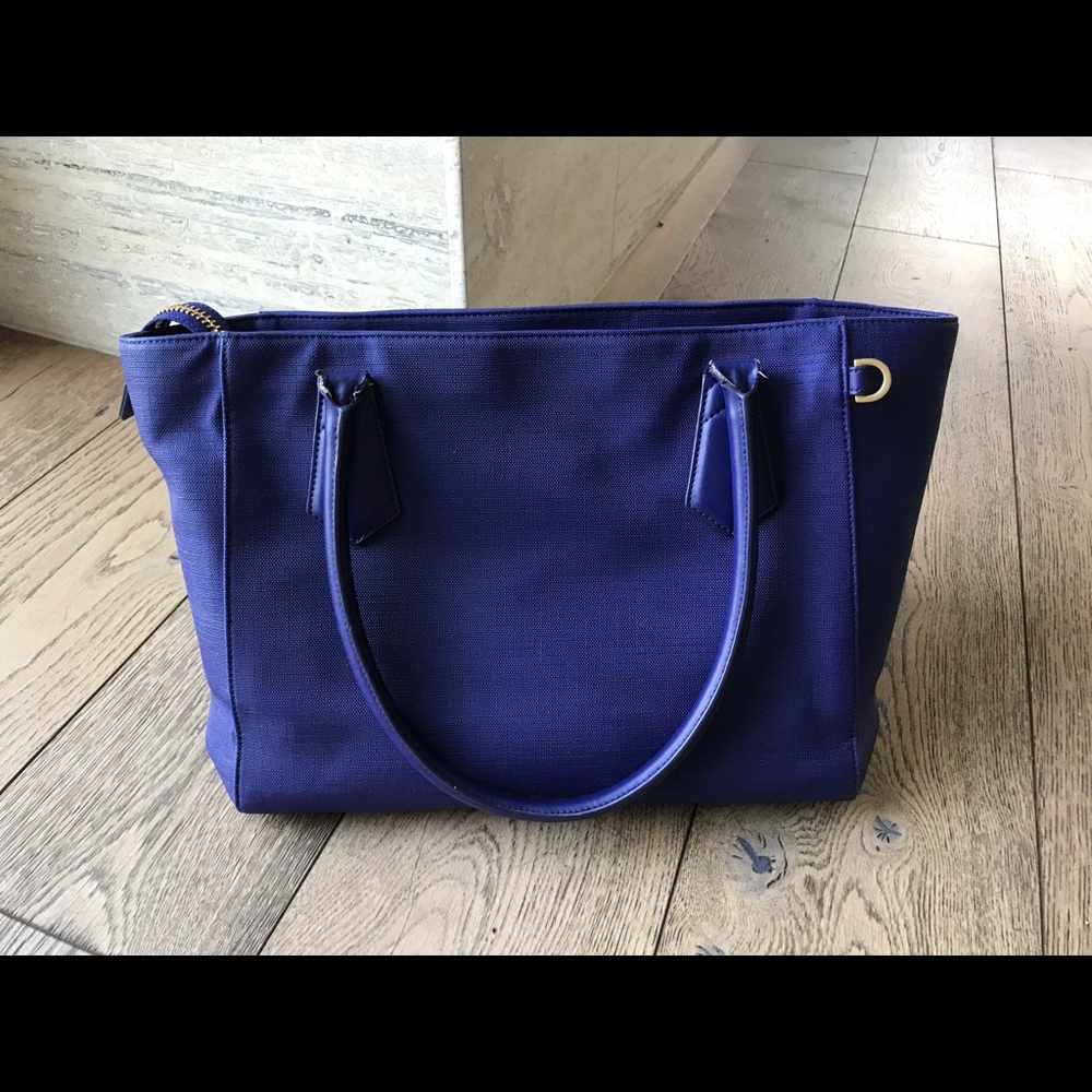 Dagne Dover Classic Signature Tote in Dagne Blue